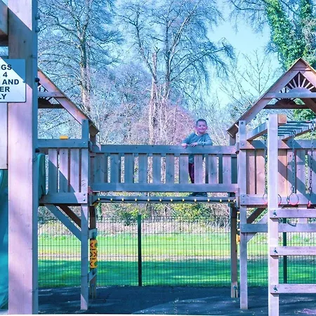 Bloomfield House Hotel, Leisure Club & Ξενοδοχείο Μουλινγκάρ