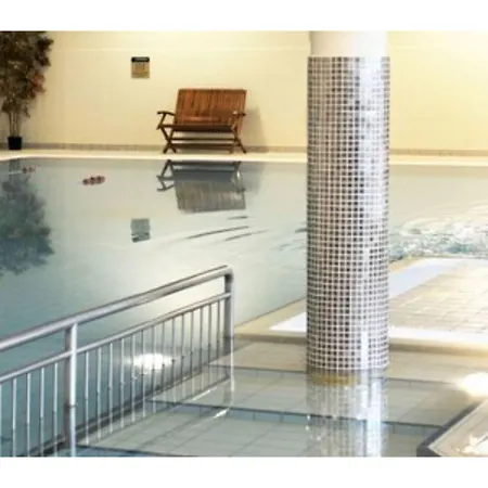 Bloomfield House Hotel, Leisure Club & 4* Μουλινγκάρ