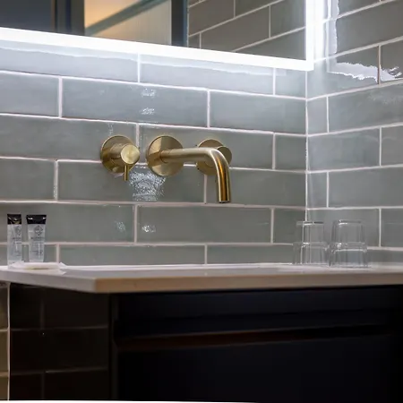 Bloomfield House Hotel, Leisure Club & Ξενοδοχείο Μουλινγκάρ