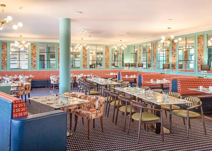 Bloomfield House Hotel, Leisure Club & מלון