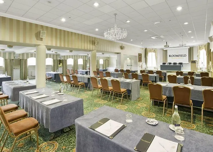 Bloomfield House Hotel, Leisure Club & 호텔 4*